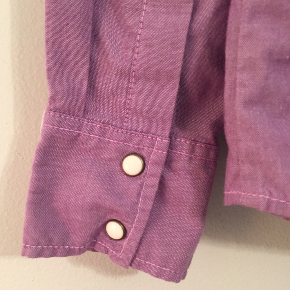 button down w/ snap-buttons 🍃🍂 - Picture 3 of 4